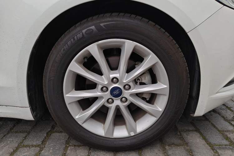 Used Ford Mondeo 2018 EcoBoost 200 Stylish Model Right Front Wheel Hub