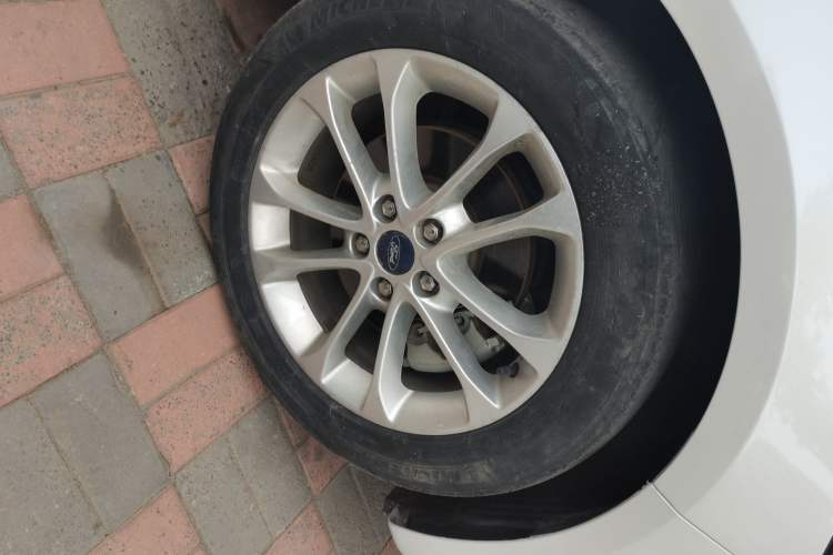 Used Ford Mondeo 2018 EcoBoost 180 Smart Control Fashion Model China V Standard Right Front Wheel Hub