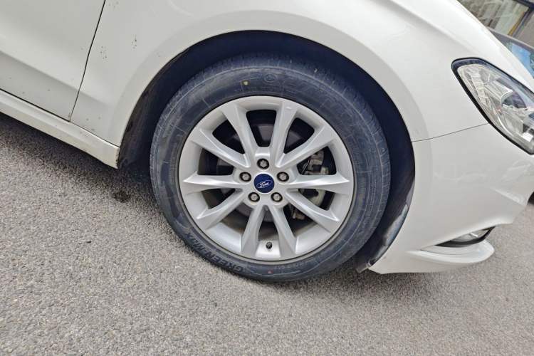 Used Ford Mondeo 2018 EcoBoost 180 Smart Control Fashion Model China V Standard Right Front Wheel Hub