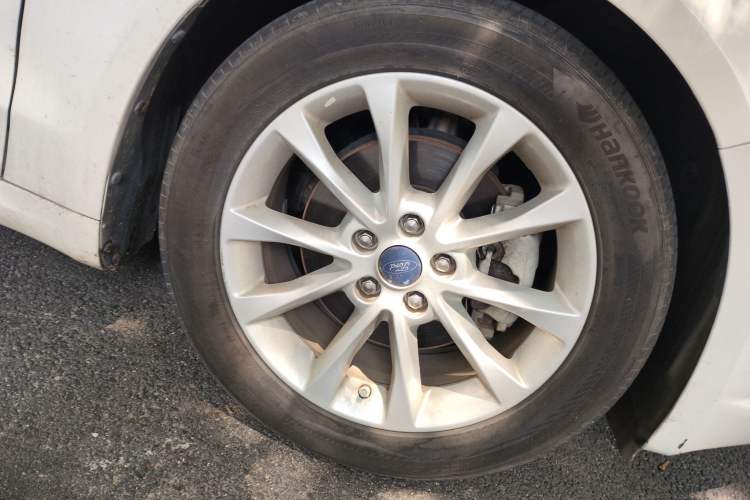 Used Ford Mondeo 2018 EcoBoost 180 Fashion Edition Right Front Wheel Hub