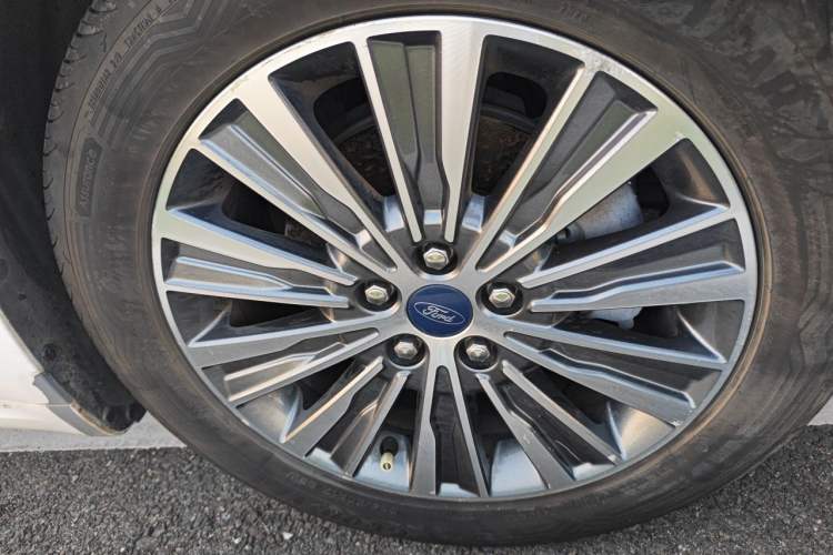 Used Ford Mondeo 2018 EcoBoost 180 SmartControl Luxury Model China V Standard Right Front Wheel Hub