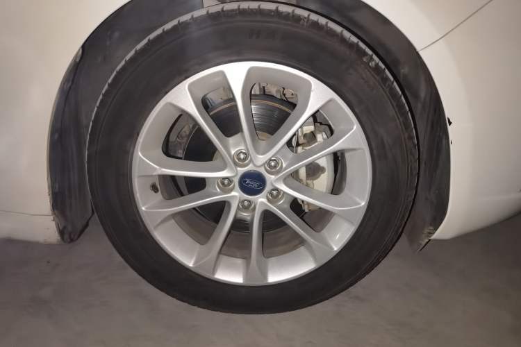 Used Ford Mondeo 2018 EcoBoost 180 Smart Control Fashion Model China V Standard Right Front Wheel Hub
