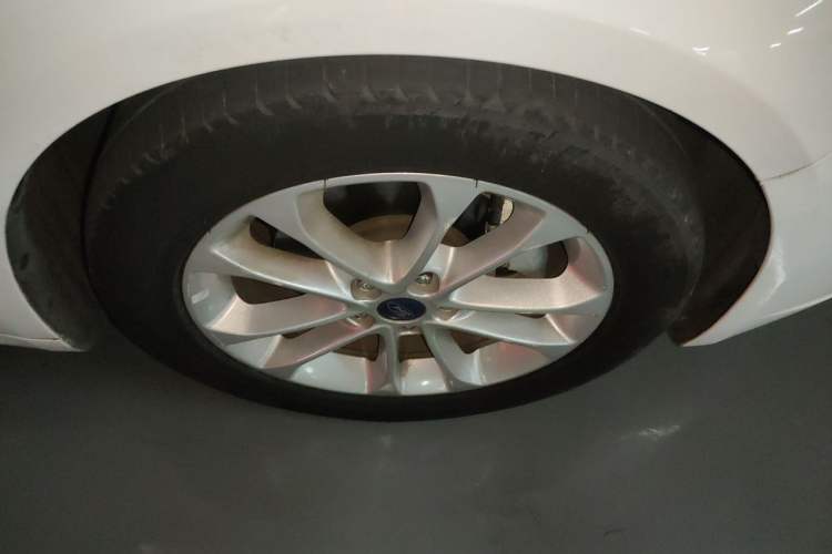 Used Ford Mondeo 2018 EcoBoost 180 Smart Control Fashion Model China VI Standard Right Front Wheel Hub