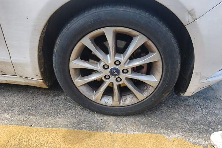 Used Ford Mondeo 2018 EcoBoost 180 Fashion Edition Right Front Wheel Hub