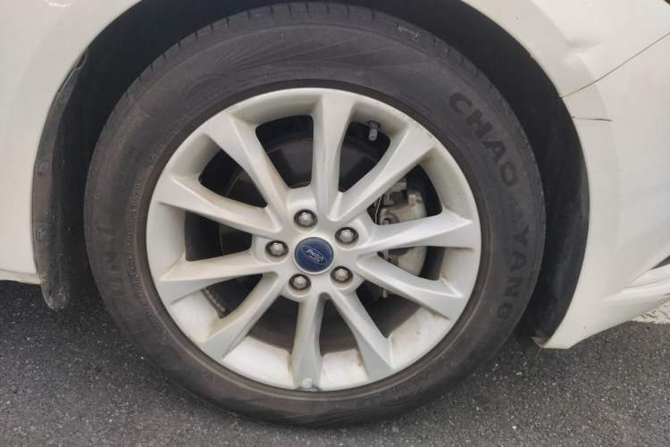 Used Ford Mondeo 2018 EcoBoost 200 Stylish Model Right Front Wheel Hub