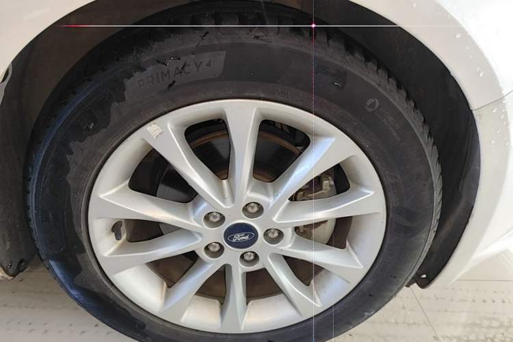 Used Ford Mondeo 2018 EcoBoost 200 Smart Control Fashion Model China V Standard Right Front Wheel Hub