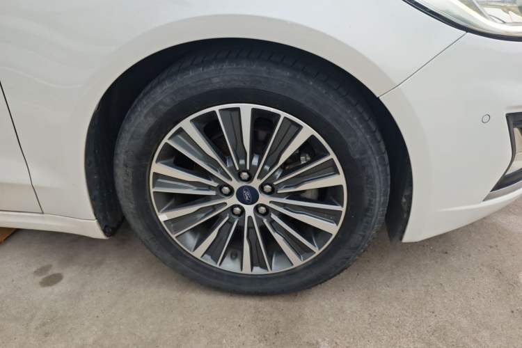 Used Ford Mondeo 2018 EcoBoost 200 Stylish Model Right Front Wheel Hub