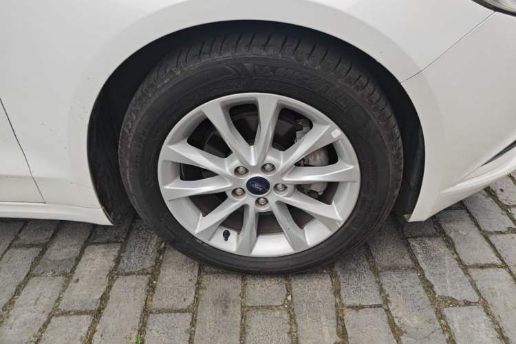 Used Ford Mondeo 2018 EcoBoost 200 Stylish Model Right Front Wheel Hub