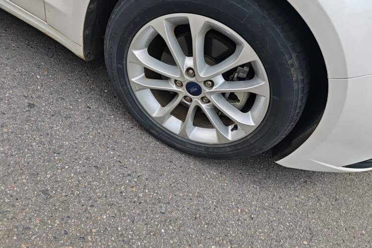 Used Ford Mondeo 2018 EcoBoost 180 Smart Control Fashion Model China V Standard Right Front Wheel Hub