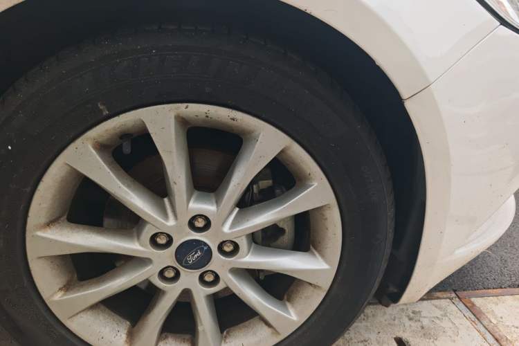 Used Ford Mondeo 2018 EcoBoost 200 Stylish Model Right Front Wheel Hub