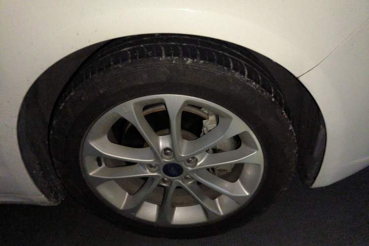 Used Ford Mondeo 2018 EcoBoost 200 Smart Control Fashion Model China V Standard Right Front Wheel Hub