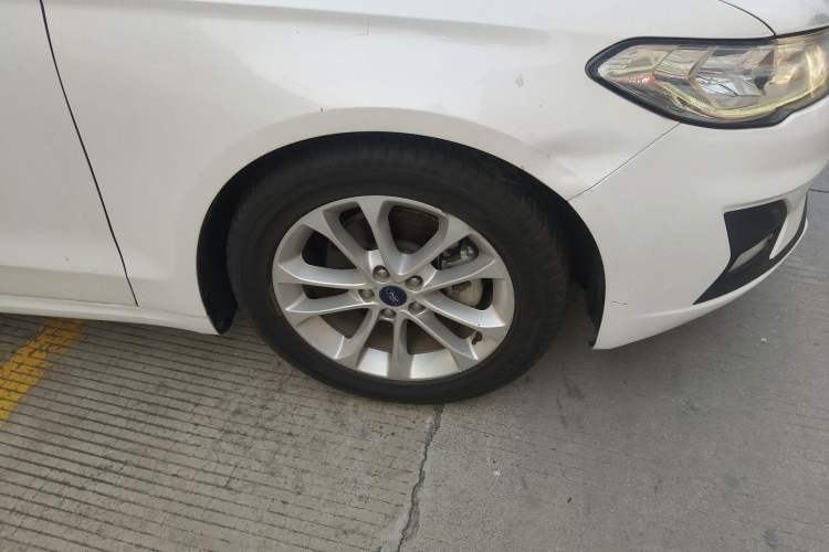 Used Ford Mondeo 2018 EcoBoost 180 Fashion Edition Right Front Wheel Hub