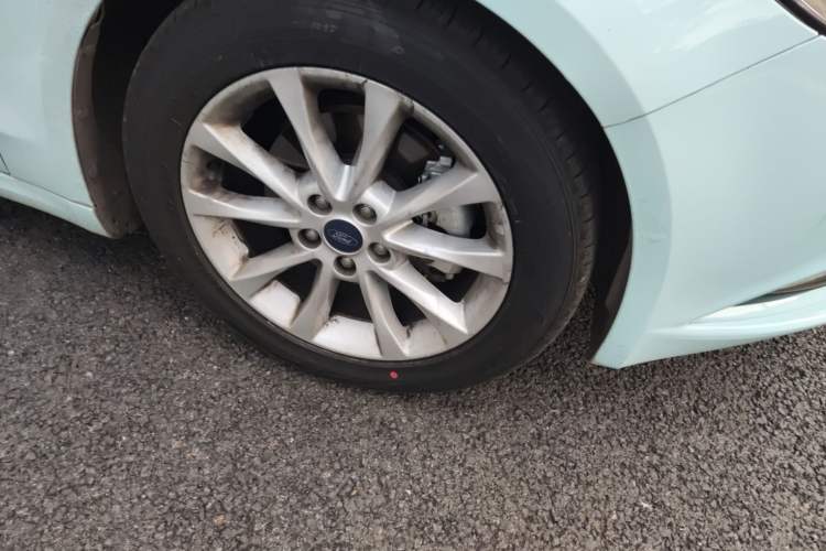 Used Ford Mondeo 2018 EcoBoost 200 Stylish Model Right Front Wheel Hub