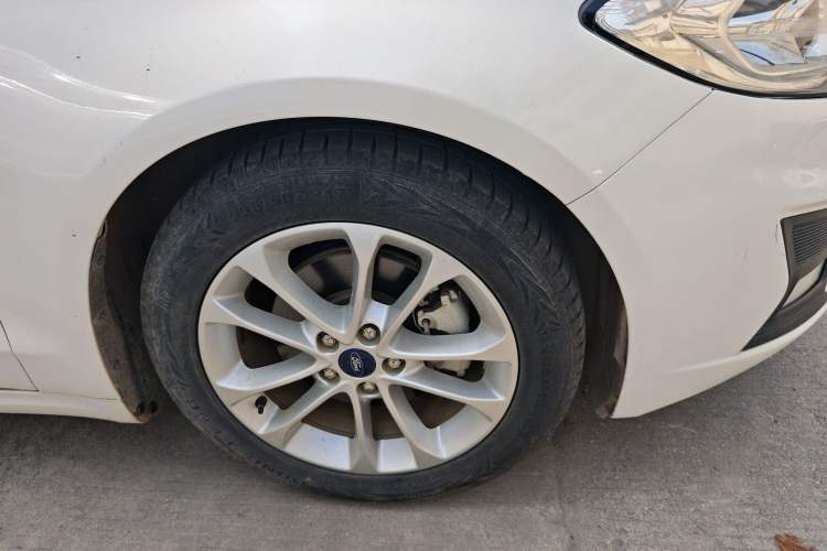 Used Ford Mondeo 2018 EcoBoost 180 Smart Control Fashion Model China V Standard Right Front Wheel Hub