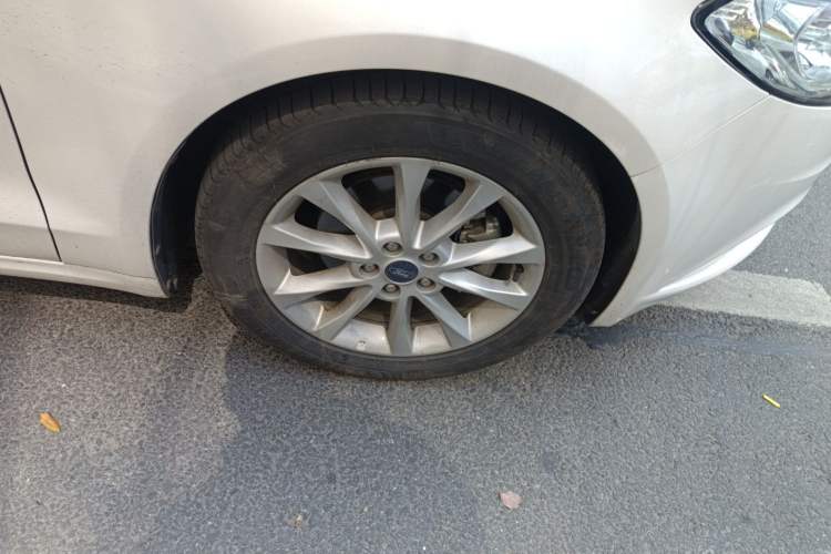 Used Ford Mondeo 2018 EcoBoost 180 Fashion Edition Right Front Wheel Hub
