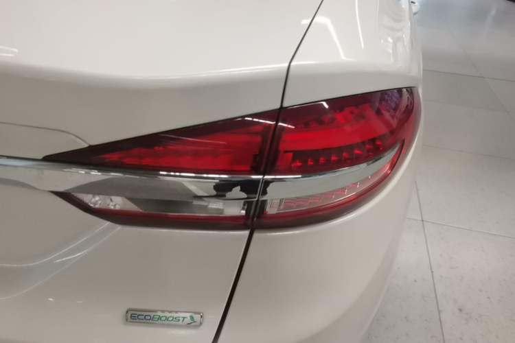 Used Ford Mondeo 2018 EcoBoost 180 Fashion Edition Right Rear Taillight