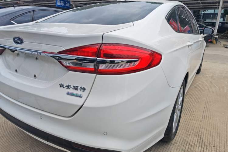 Used Ford Mondeo 2018 EcoBoost 180 Fashion Edition Right Rear Taillight