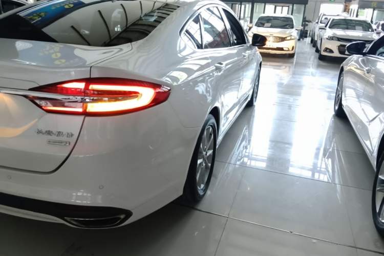 Used Ford Mondeo 2018 EcoBoost 180 Fashion Edition Right Rear Taillight