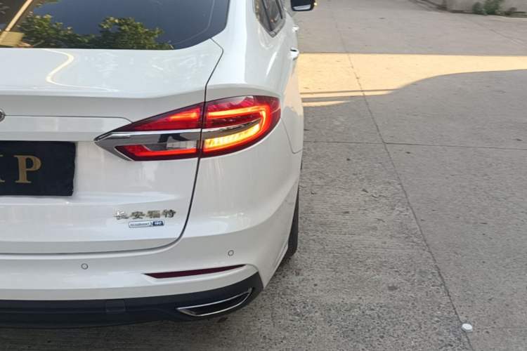 Used Ford Mondeo 2018 EcoBoost 180 Fashion Edition Right Rear Taillight