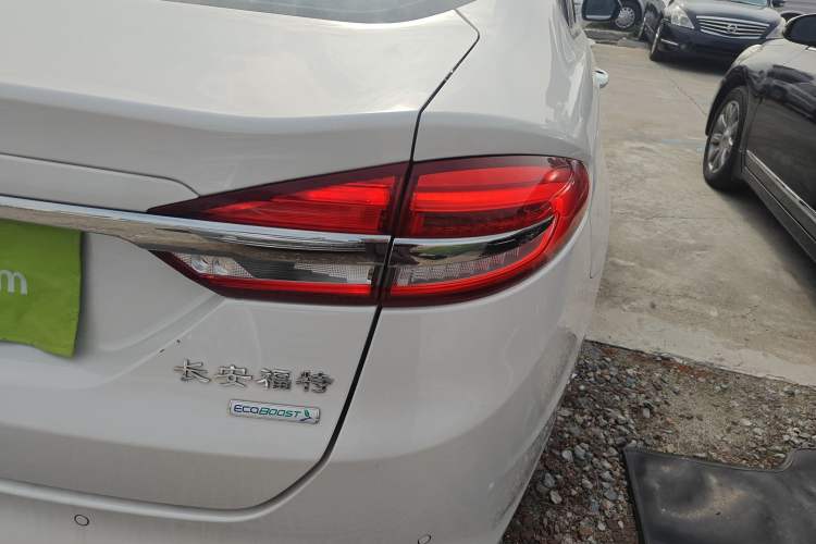 Used Ford Mondeo 2018 EcoBoost 180 Fashion Edition Right Rear Taillight