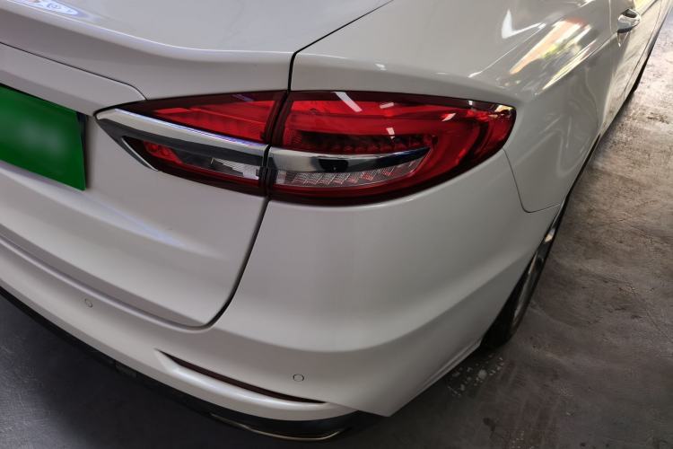 Used Ford Mondeo 2018 EcoBoost 180 Smart Control Fashion Model China VI Standard Right Rear Taillight