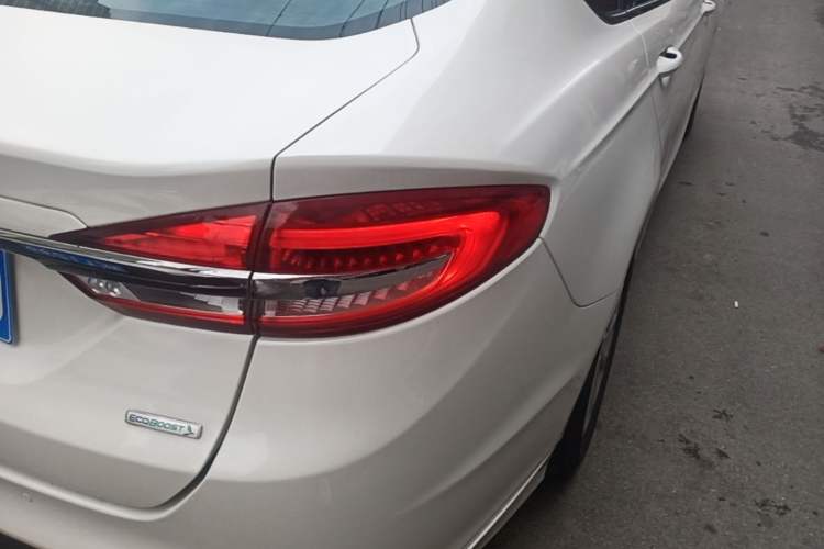 Used Ford Mondeo 2018 EcoBoost 180 Fashion Edition Right Rear Taillight