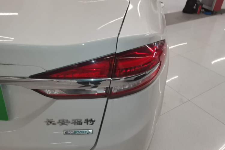 Used Ford Mondeo 2018 EcoBoost 180 Fashion Edition Right Rear Taillight