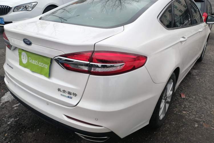 Used Ford Mondeo 2018 EcoBoost 180 Smart Control Fashion Model China V Standard Right Rear Taillight