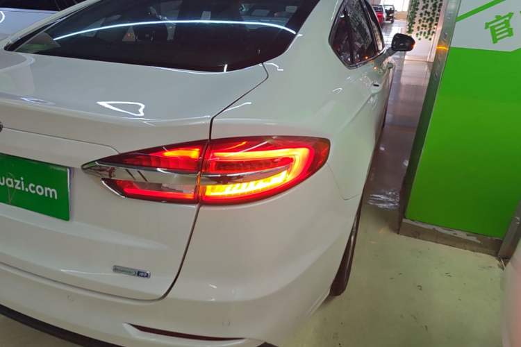 Used Ford Mondeo 2018 EcoBoost 180 Smart Control Fashion Model China V Standard Right Rear Taillight