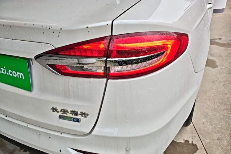 Used Ford Mondeo 2018 EcoBoost 180 Smart Control Fashion Model China V Standard Right Rear Taillight