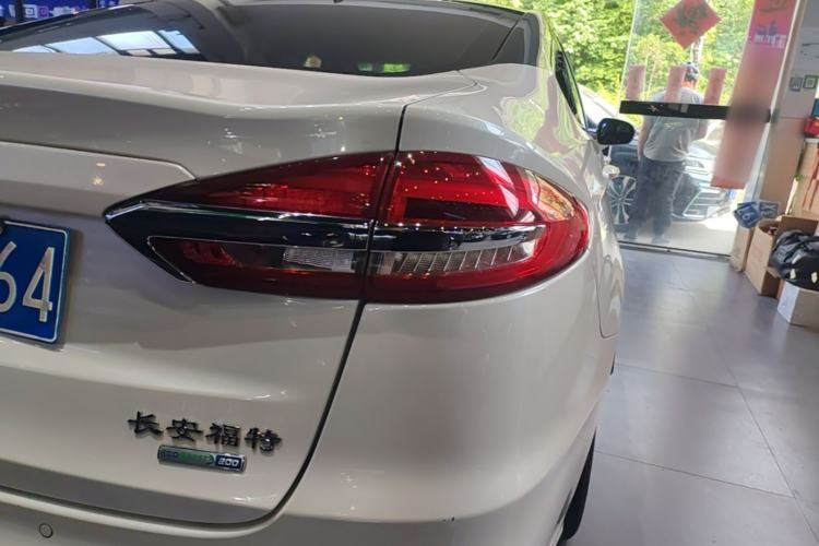 Used Ford Mondeo 2018 EcoBoost 200 Smart Control Fashion Model China VI Standard Right Rear Taillight