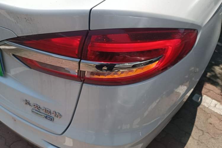 Used Ford Mondeo 2018 EcoBoost 180 Smart Control Fashion Model China VI Standard Right Rear Taillight