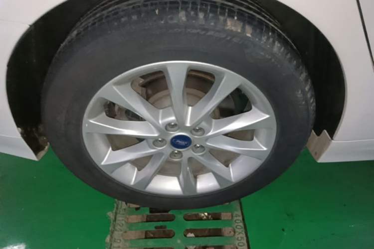 Used Ford Mondeo 2018 EcoBoost 200 Stylish Model Right Rear Wheel Hub