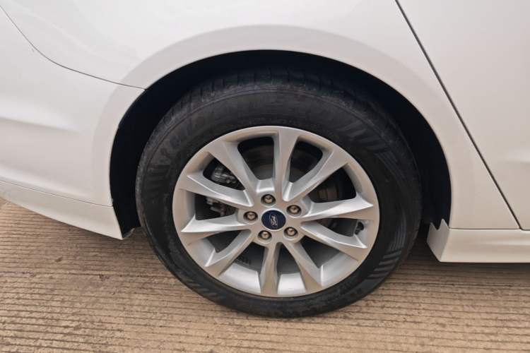 Used Ford Mondeo 2018 EcoBoost 180 Fashion Edition Right Rear Wheel Hub