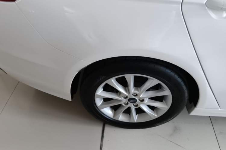 Used Ford Mondeo 2018 EcoBoost 180 Fashion Edition Right Rear Wheel Hub