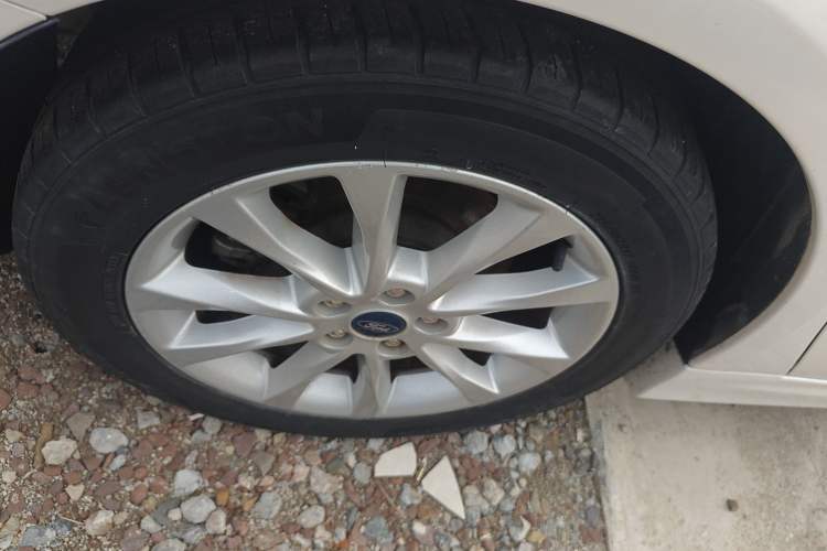 Used Ford Mondeo 2018 EcoBoost 180 Fashion Edition Right Rear Wheel Hub