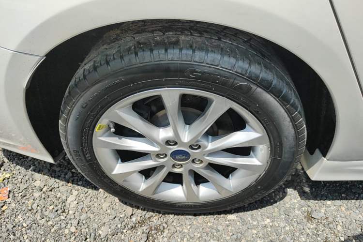 Used Ford Mondeo 2018 EcoBoost 180 Smart Control Fashion Model China V Standard Right Rear Wheel Hub