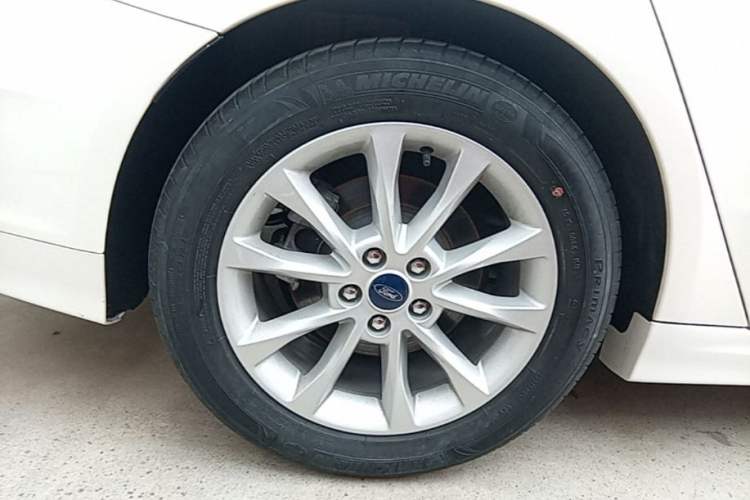 Used Ford Mondeo 2018 EcoBoost 180 Fashion Edition Right Rear Wheel Hub