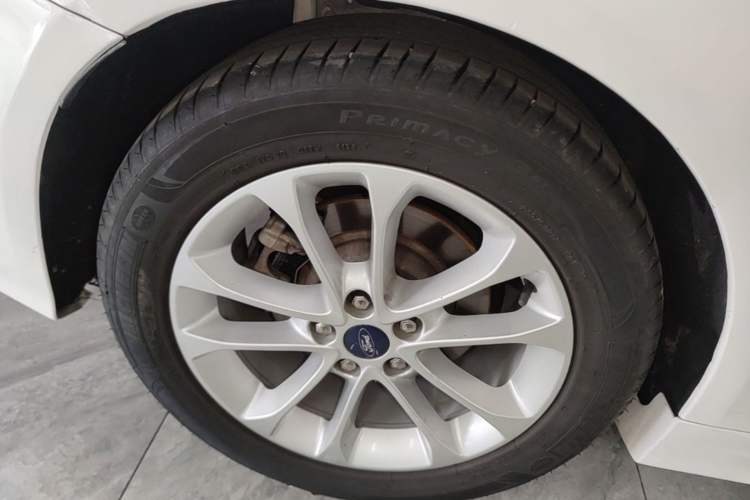 Used Ford Mondeo 2018 EcoBoost 180 Smart Control Fashion Model China VI Standard Right Rear Wheel Hub