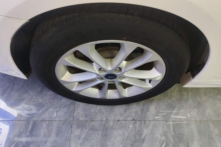 Used Ford Mondeo 2018 EcoBoost 200 Smart Control Fashion Model China V Standard Right Rear Wheel Hub