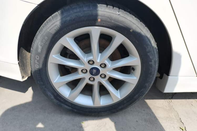 Used Ford Mondeo 2018 EcoBoost 180 Fashion Edition Right Rear Wheel Hub
