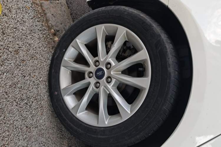 Used Ford Mondeo 2018 EcoBoost 180 Fashion Edition Right Rear Wheel Hub