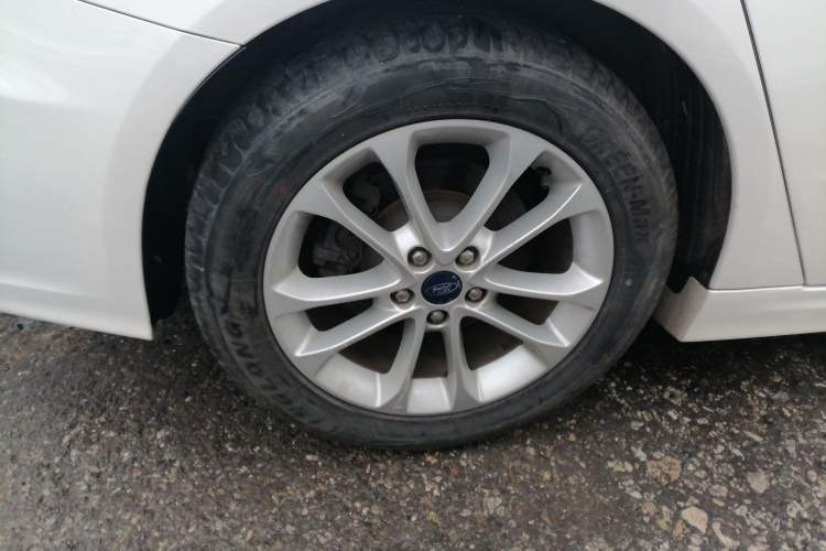 Used Ford Mondeo 2018 EcoBoost 180 Smart Control Fashion Model China V Standard Right Rear Wheel Hub