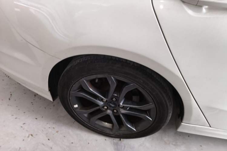 Used Ford Mondeo 2018 EcoBoost 180 Cognac Special Edition Right Rear Wheel Hub