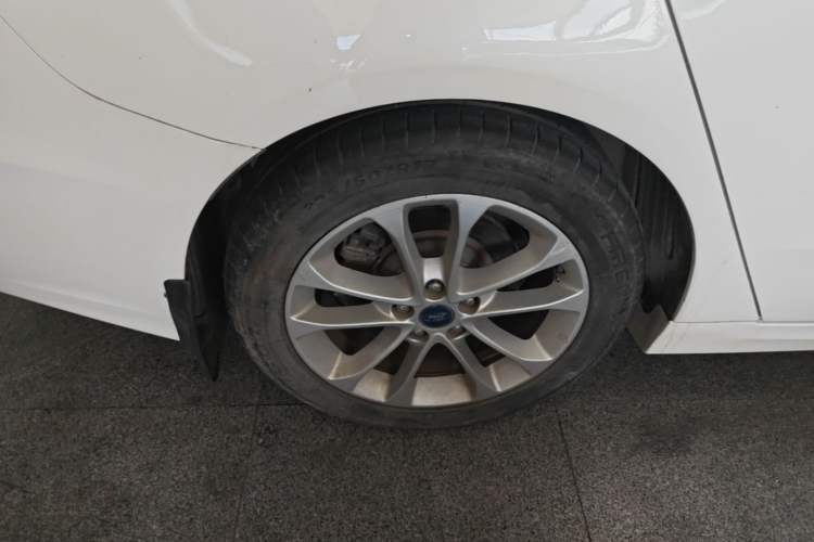 Used Ford Mondeo 2018 EcoBoost 180 Smart Control Fashion Model China V Standard Right Rear Wheel Hub