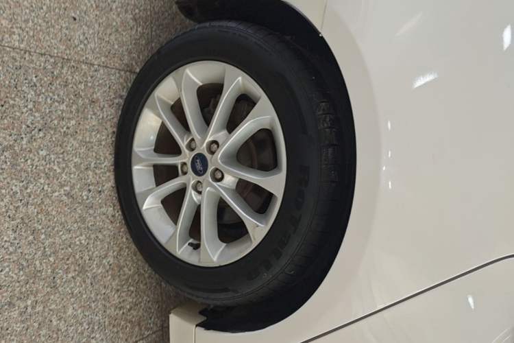 Used Ford Mondeo 2018 EcoBoost 180 Smart Control Fashion Model China V Standard Right Rear Wheel Hub