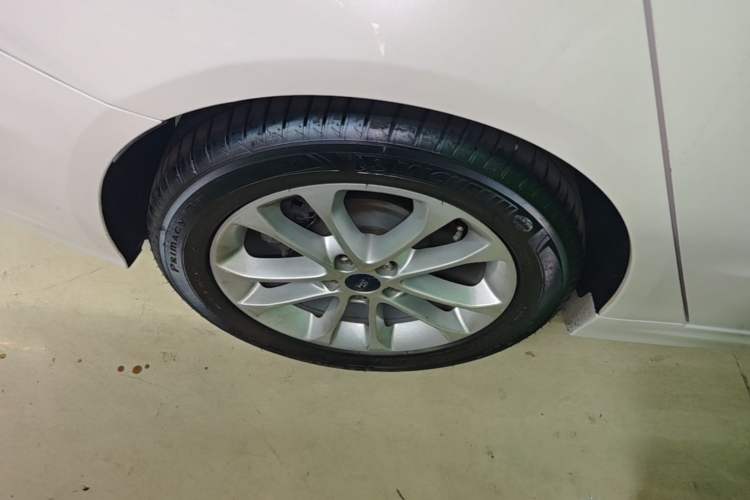 Used Ford Mondeo 2018 EcoBoost 180 Smart Control Fashion Model China V Standard Right Rear Wheel Hub