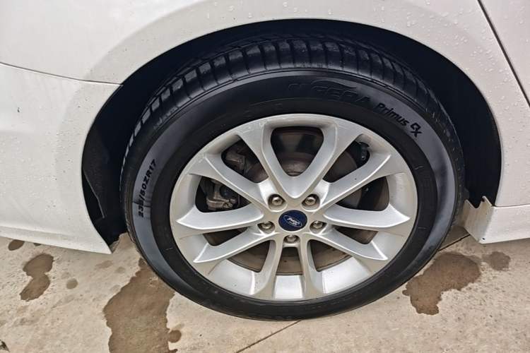 Used Ford Mondeo 2018 EcoBoost 180 Smart Control Fashion Model China V Standard Right Rear Wheel Hub