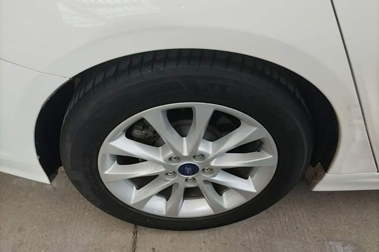 Used Ford Mondeo 2018 EcoBoost 180 Fashion Edition Right Rear Wheel Hub