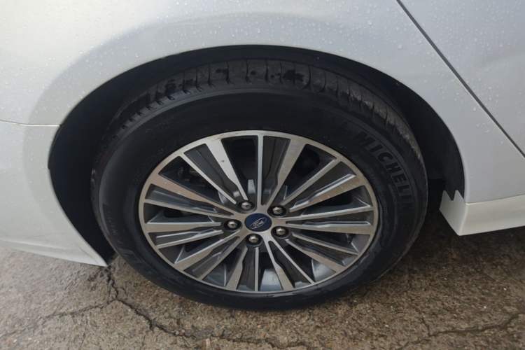Used Ford Mondeo 2018 EcoBoost 180 SmartControl Luxury Model China V Standard Right Rear Wheel Hub